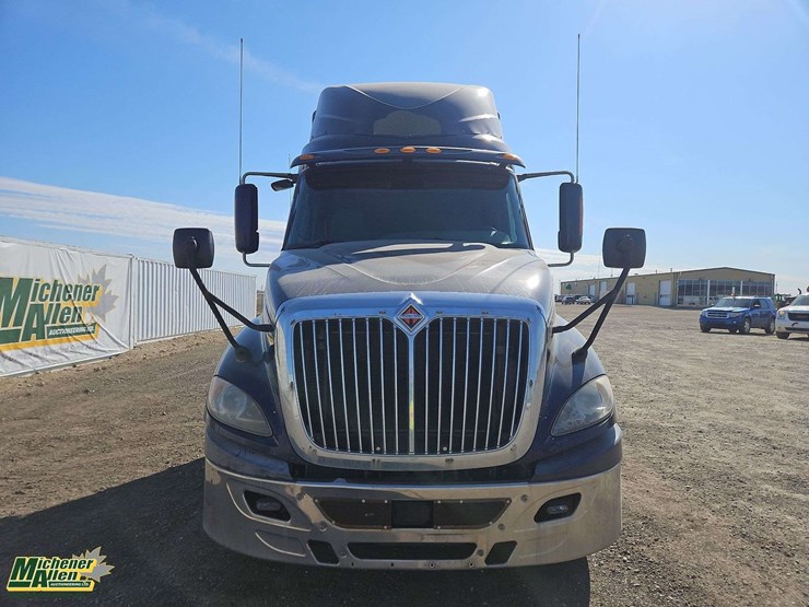 2016-international-prostar-image-6