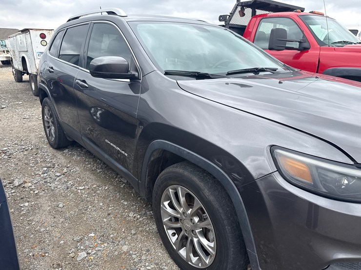 2019-jeep-cherokee-image-11