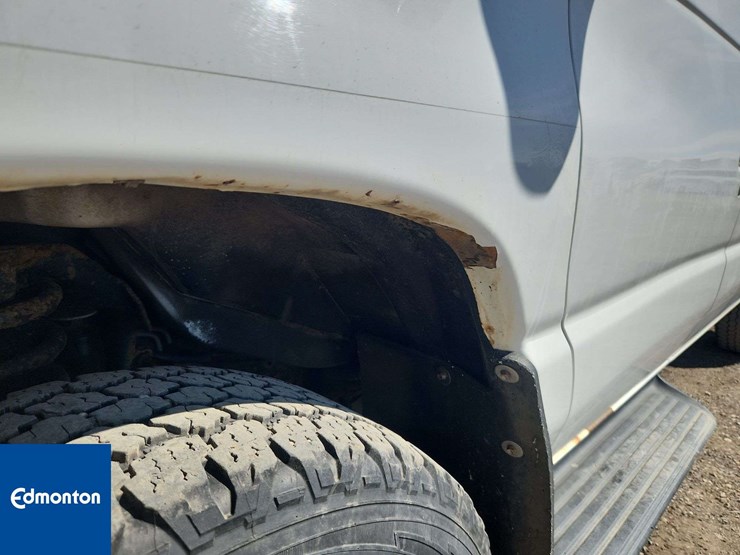 2012-ford-cargo-image-47