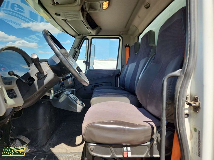 international-durastar-4400-image-16