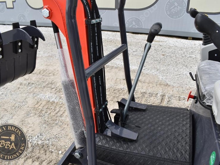 cfg-industrial-mini-excavator-43685-image-12