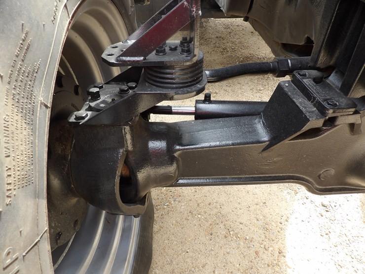 case-ih-mx270-image-30