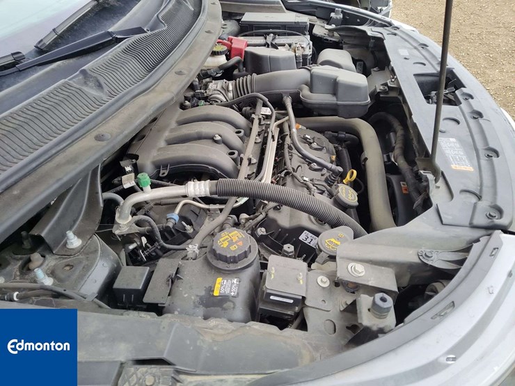 2019-ford-explorer-image-24