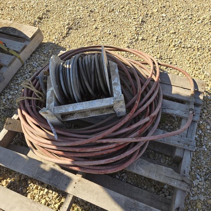 #719 • AIR HOSES ON PALLET