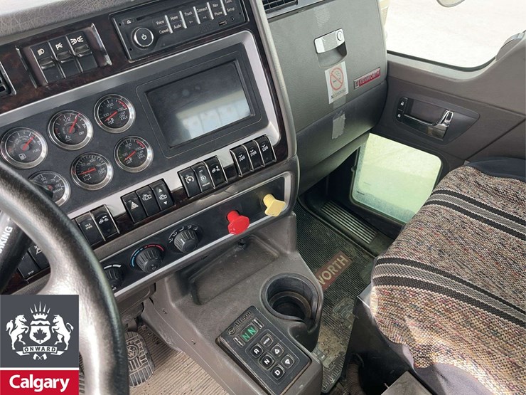 2014-kenworth-t800-image-17