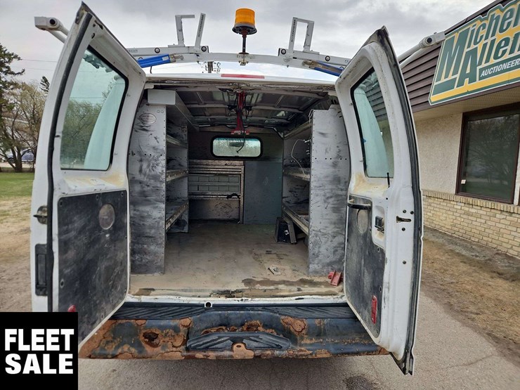 2011-ford-cargo-image-19