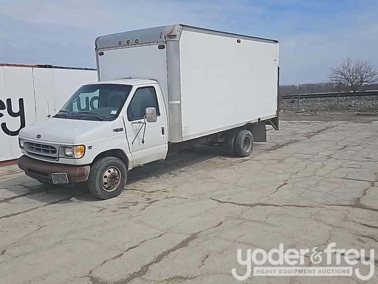 2002-ford-e450-image-1