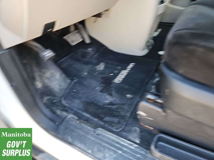 2012-dodge-grand-caravan-se-image-21