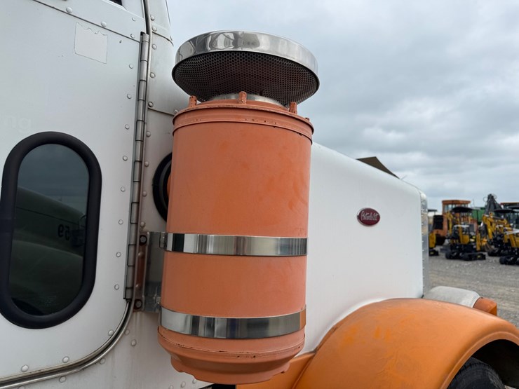 peterbilt-357-image-28
