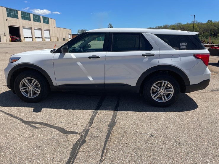 2022-ford-explorer-image-9