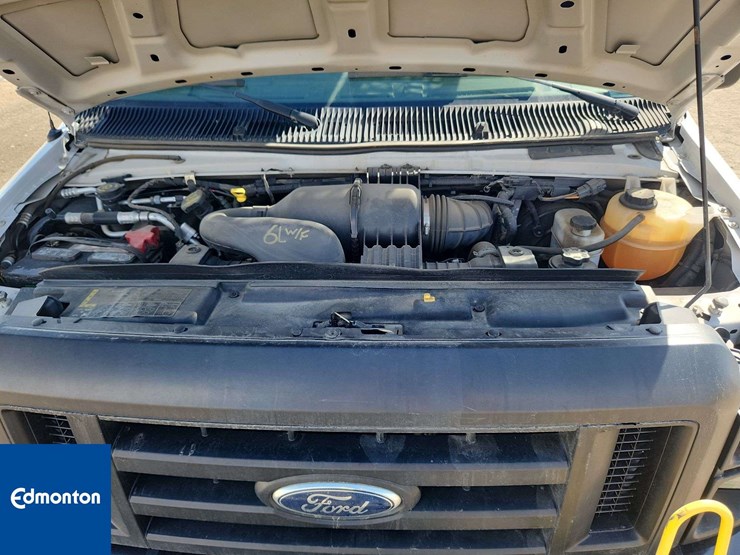 2012-ford-cargo-image-23