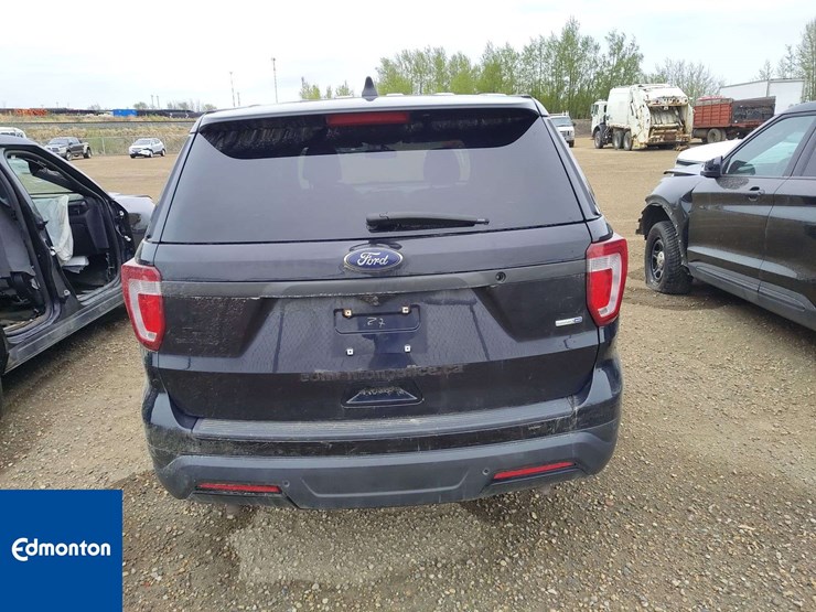 2019-ford-explorer-image-5