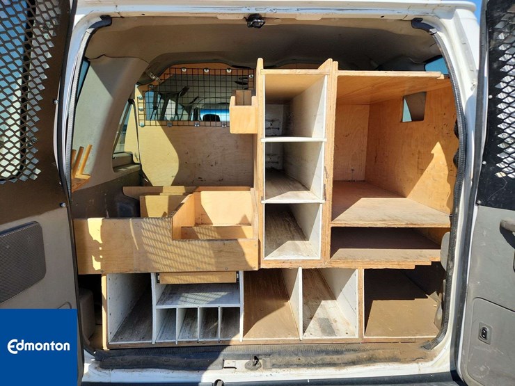 2011-ford-cargo-image-22