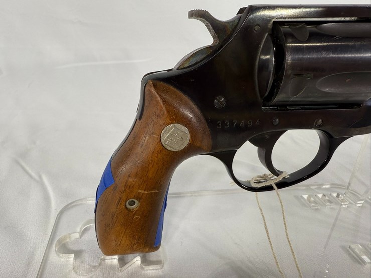 #67-•-charter-arms-undercover-38-special-revolver-337494-image-13