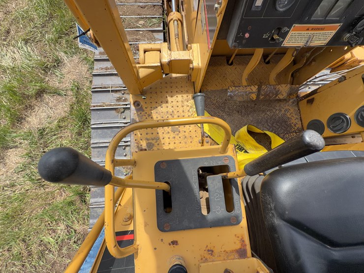 1995-caterpillar-d4c-image-32