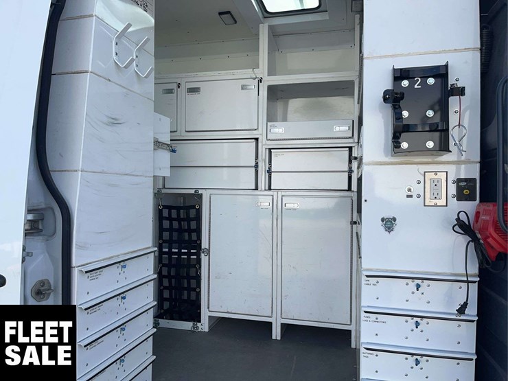 2017-mercedes-benz-sprinter-3500-xd-image-19