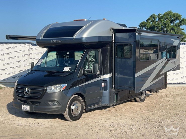 2021-mercedes-benz-sprinter-3500-xd-image-1
