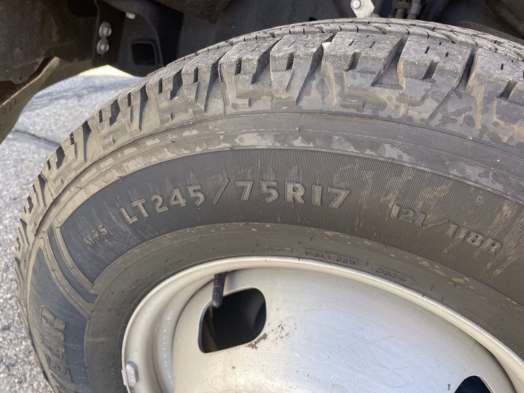 2020-ford-f350-xl-image-13