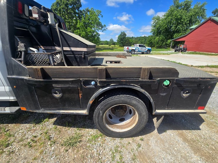 2017-ford-f550-image-54