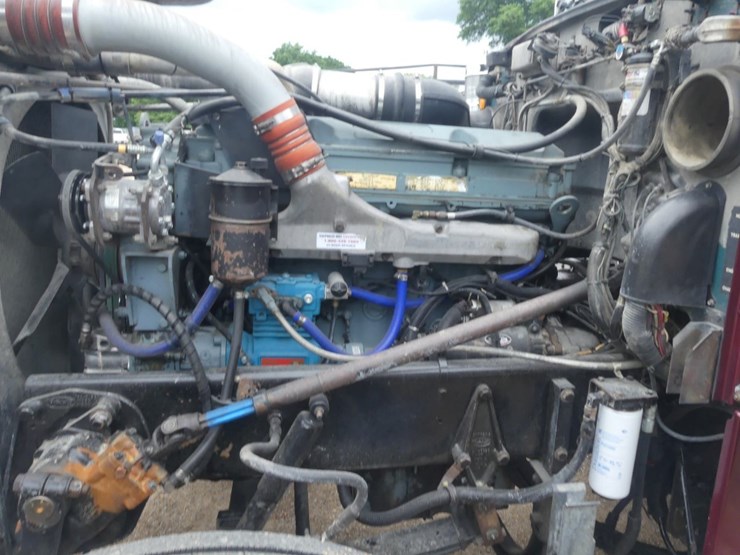 1994-peterbilt-379-image-10