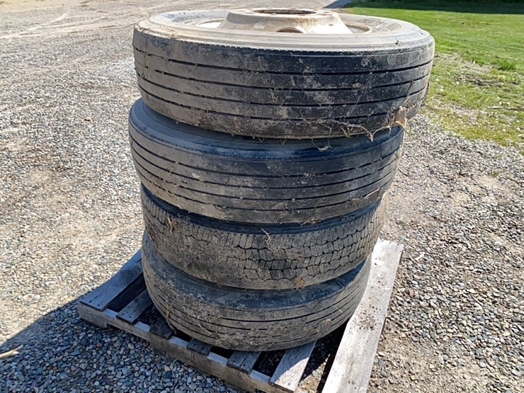4---295/75r22.5-rims-and-tires-image-3