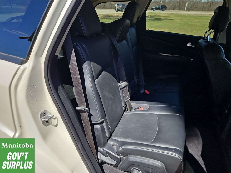 2012-dodge-journey-image-31