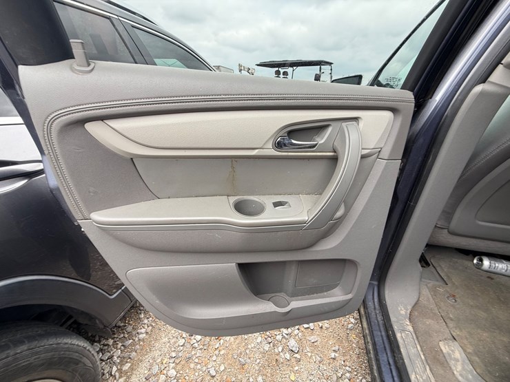 2013-chevrolet-traverse-image-26