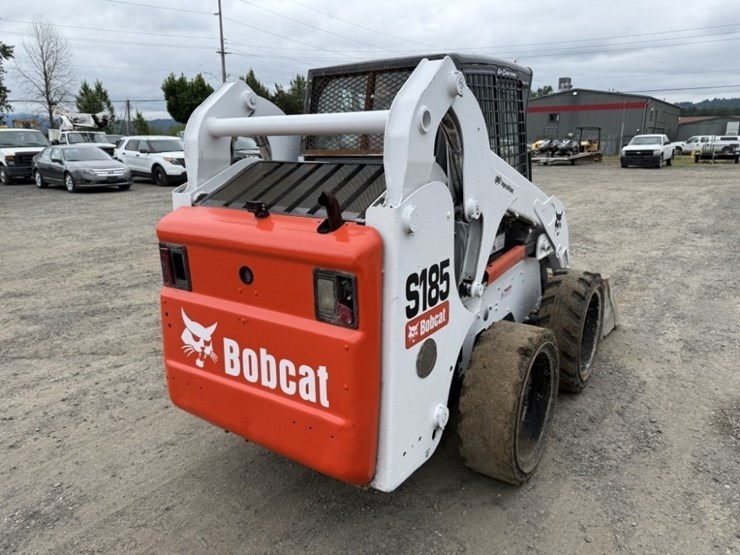2011-bobcat-s185-image-4