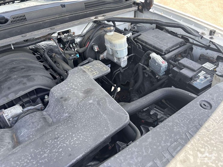 2015-chevrolet-tahoe-image-11