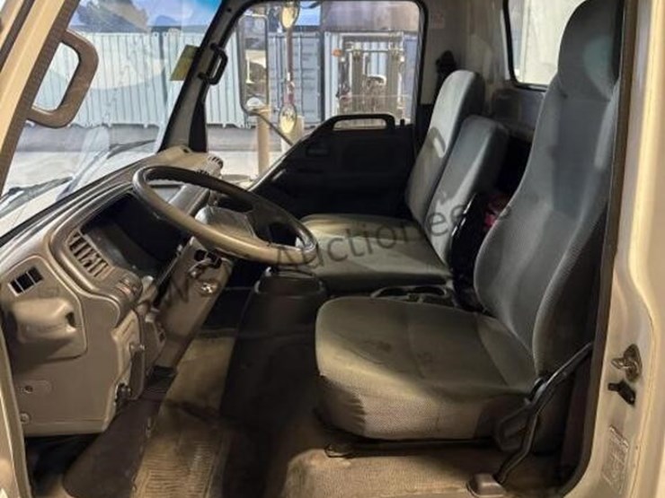 2005-isuzu-npr-image-26