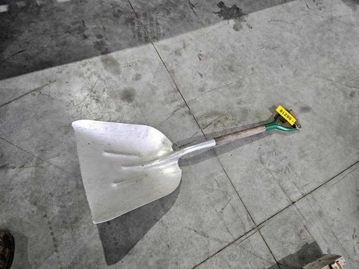 #6218-•-scoop-shovel-image-1