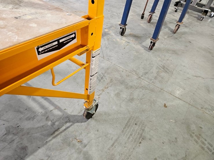 #6271-•-rolling-metal-scaffolding-image-9