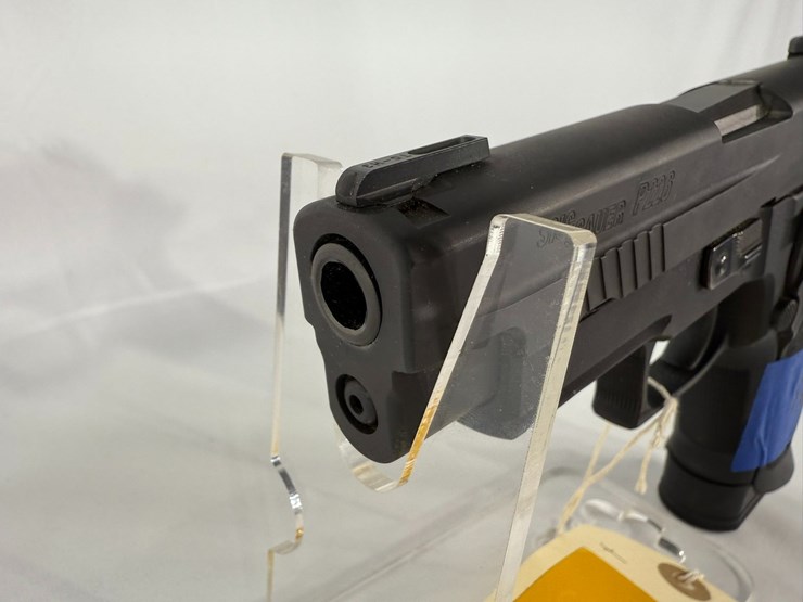 #17-•-sig-sauer-p226-9mm-pistol-uu768932-image-4