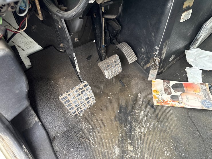 2004-international-durastar-4300-image-52