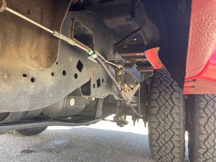 2020-ford-f350-xl-image-30