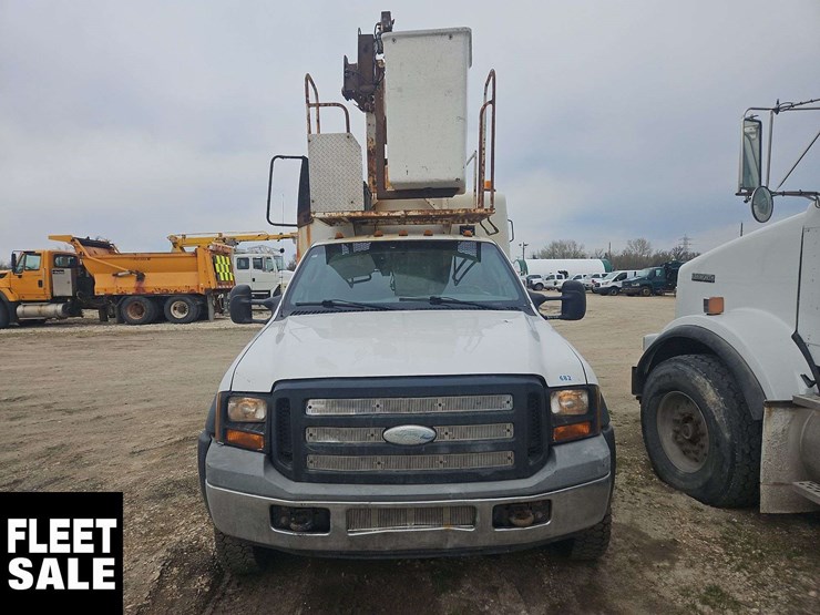 2006-ford-f550-image-37