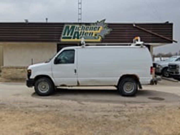 2011-ford-cargo-image-5