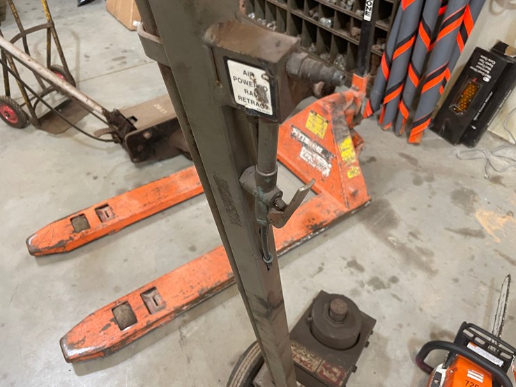 #10231-•-gray-tsl-50-truck-lift-image-5