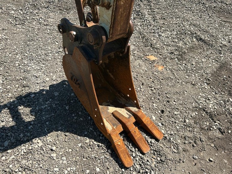 2020-takeuchi-tb230-image-8