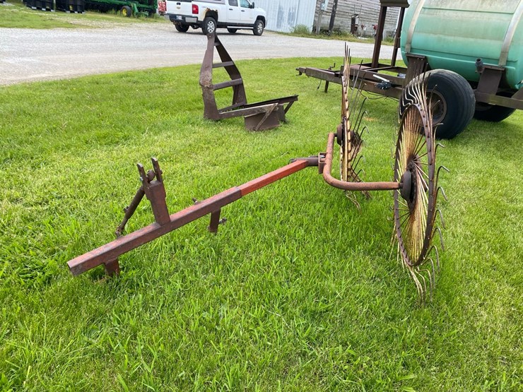 2-wheel-hay-rake-image-1