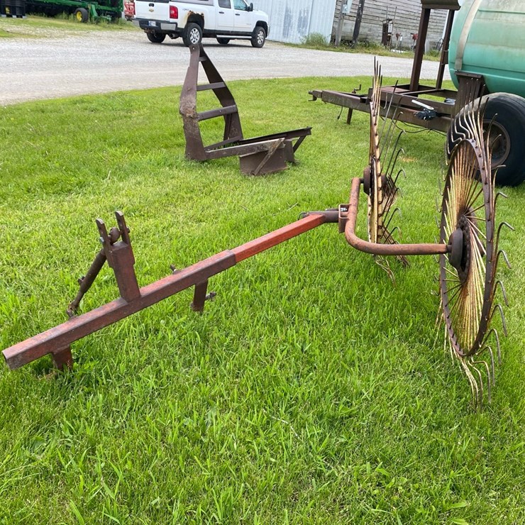 2 Wheel Hay Rake