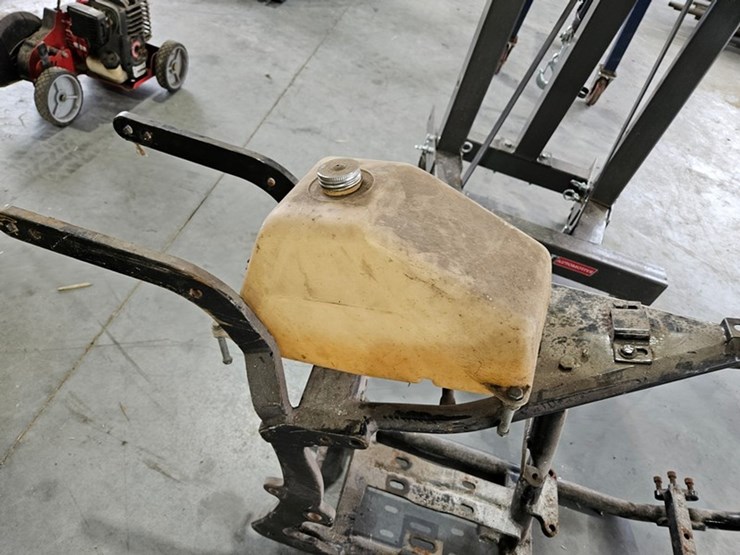#6274-•-motorcycle-frame-and-gas-tank-image-10