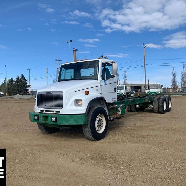 2003 FREIGHTLINER FL106
