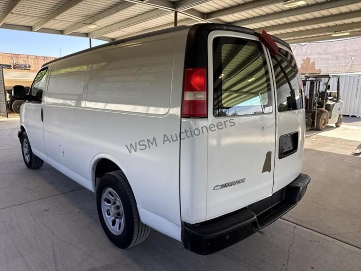 2009-chevrolet-express-1500-image-6