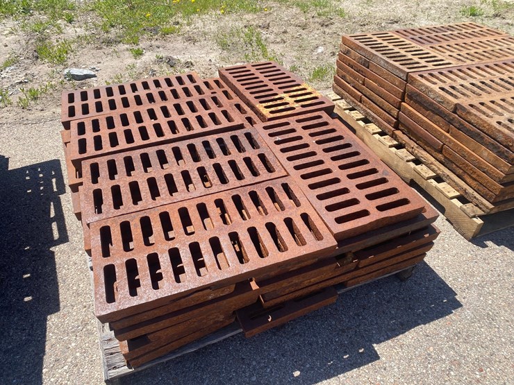 #8778-•-(5)-pallets-of-various-size-steel-drain-grates-image-5