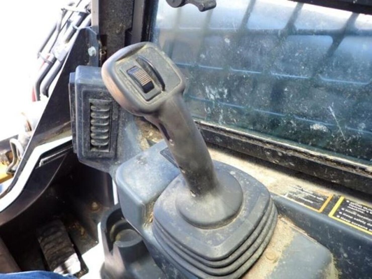 2019-deere-320g-image-14