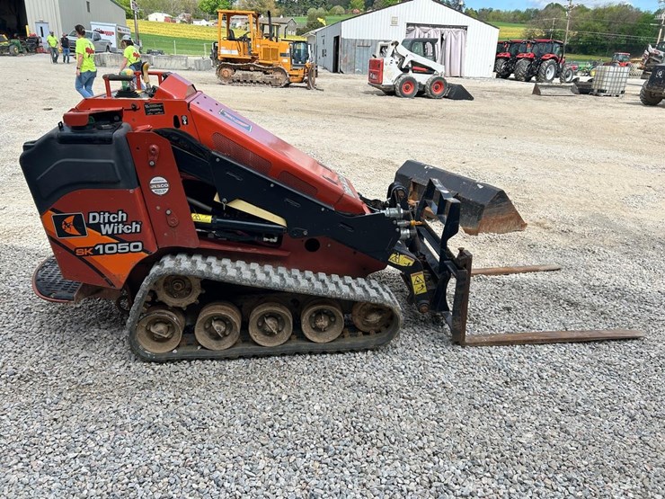 2019-ditch-witch-sk1050-image-5