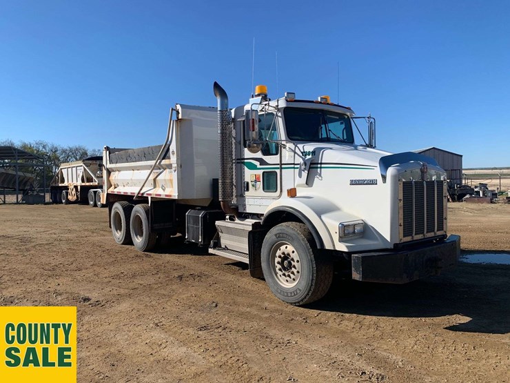 2011-kenworth-t800-image-2