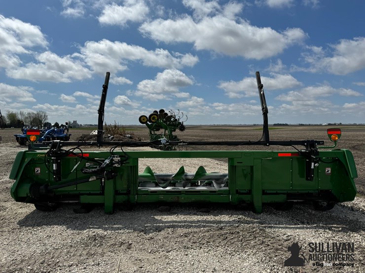 2020-john-deere-708c-image-4