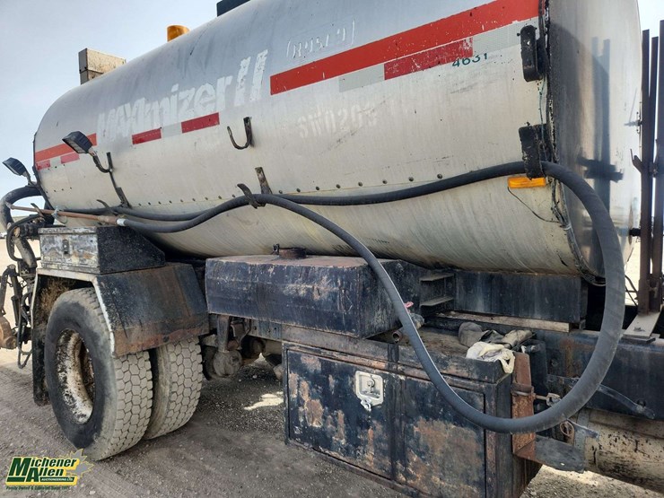 1999-freightliner-fl70-image-37